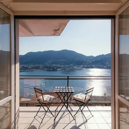 Window Flat - The House Of Travelers Apartment *