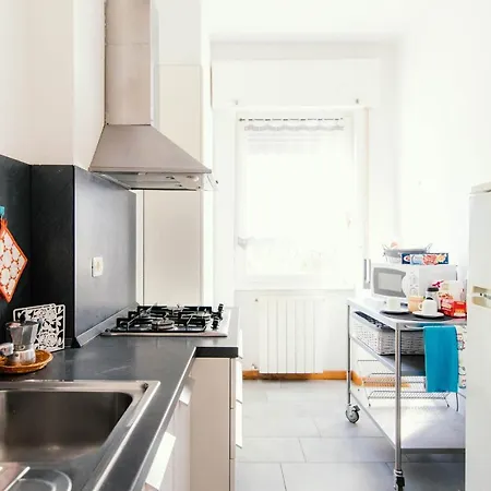 Window Flat - The House Of Travelers Appartement *